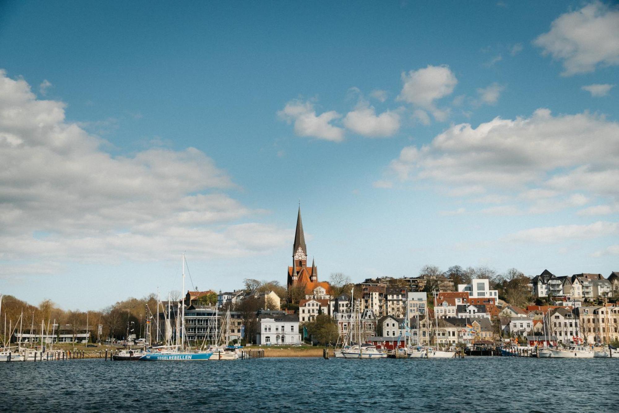 Grosses Apartment Mit 2 Balkonen Zentral Am Nordertor Flensburg Kültér fotó