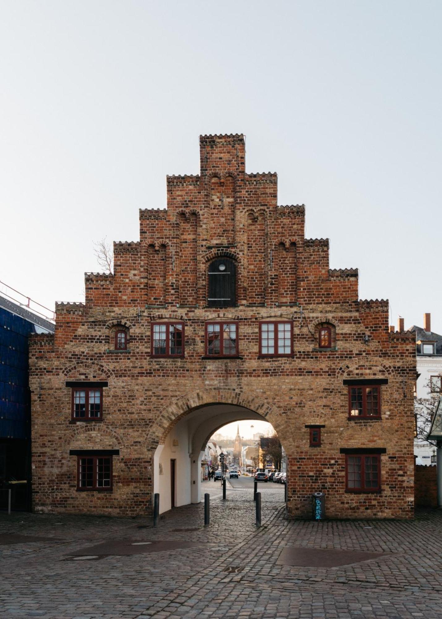 Grosses Apartment Mit 2 Balkonen Zentral Am Nordertor Flensburg Kültér fotó